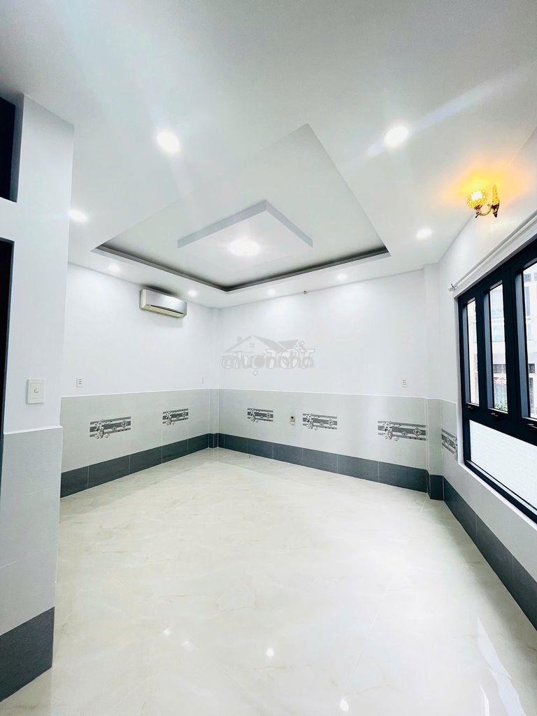 Nhà nguyên căn hẻm 4m2 gần mt điên biên phủ, quận 3 - 4
