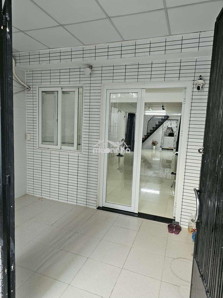 Nhà 54m2 hẻm thẳng một sẹc cách đường hvb 20m vuông nở hậu có sân r.4m - 2