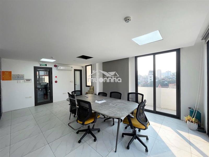 Chính chủ cần cho thuê sàn 60m2 lô góc mặt phố hoàng quốc việt giá tốt