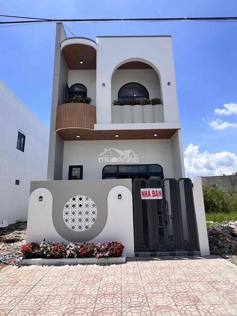 Bán nhà trệt lầu mới 3 phòng ngủ khu dân đông phú