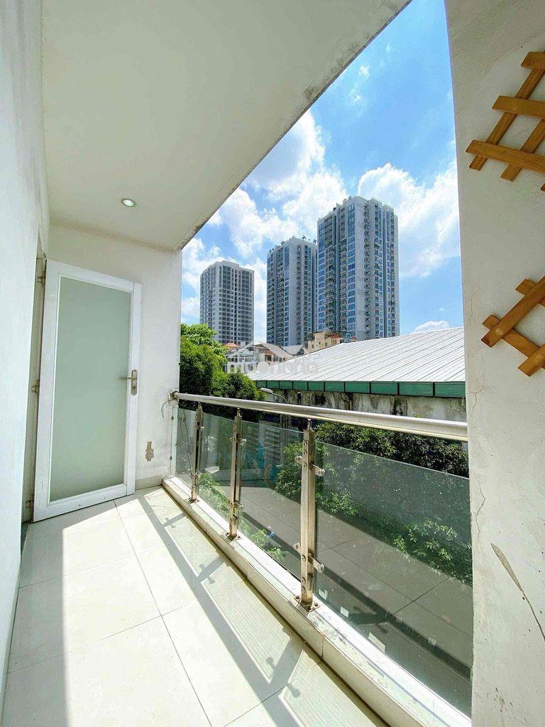 1 phòng ngủ , tách bếp , ban công siêu rộng , view cực đẹp chỉ 7 tr