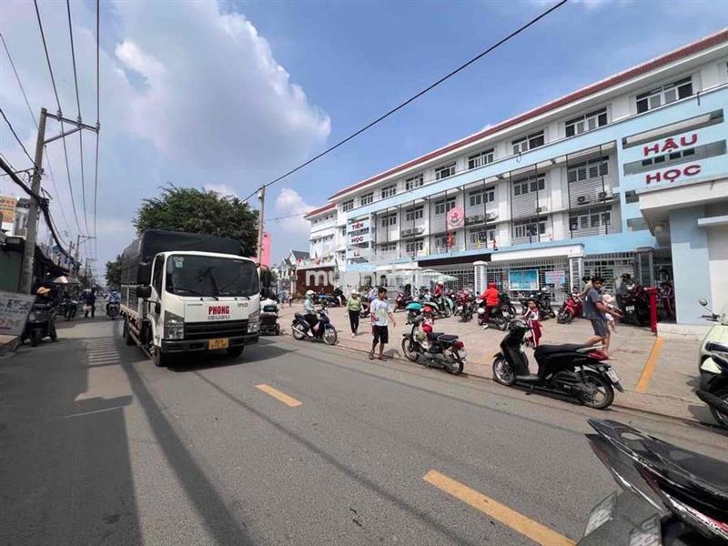Nhà tân hoà đông, ngang 5m, sẵn 4 phòng trọ phía sau, khoảng 52tr/m2