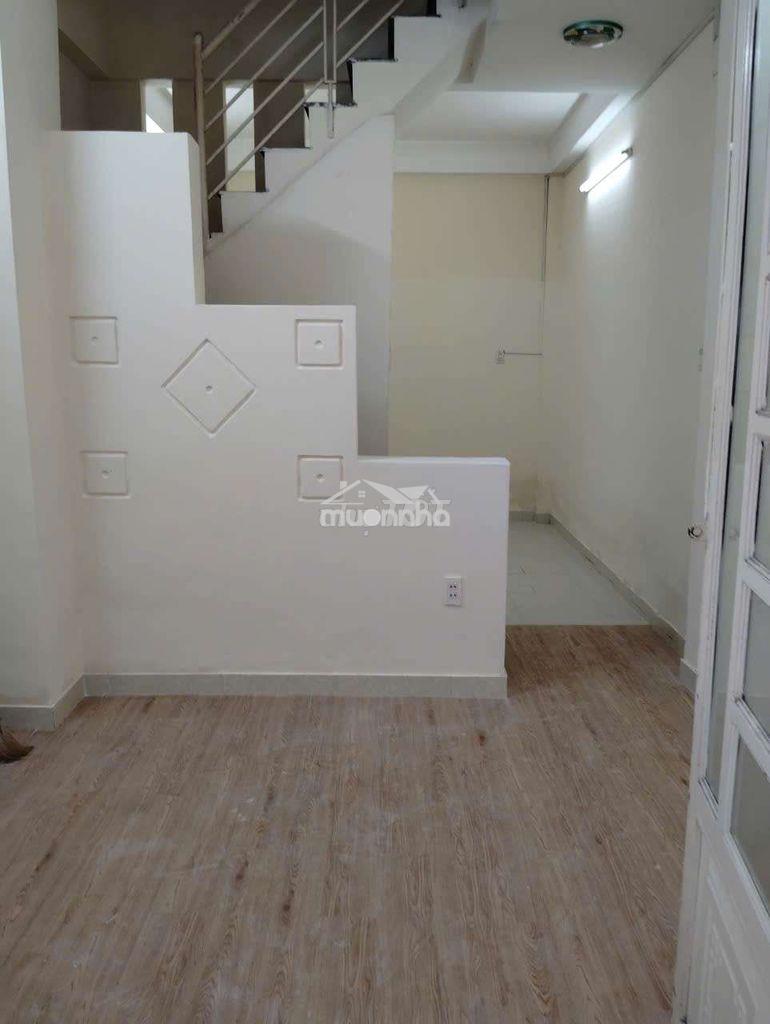 Nhà trệt lầu 2pn2wc hẻm xe hơi 793 trần xuân soạn 
