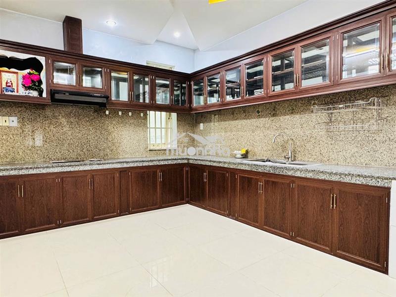Phòng tầng trệt ở hoặc làm văn phòng