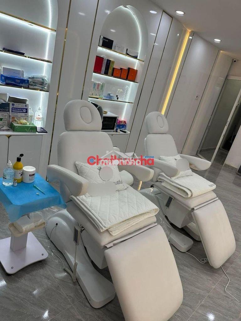 Cho thuê nhà mặt tiền bàn cờ q3 - 4