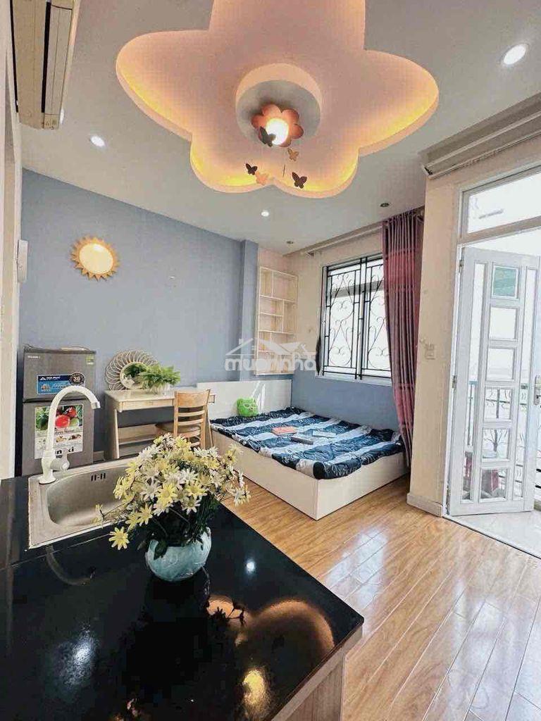 Chính chủ vừa trống studio ban công thoáng, ngay vincom cộng hòa