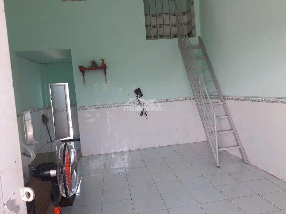 Bán nhà có dãy trọ phía sau đang cho thuê dt 137m2 - 2