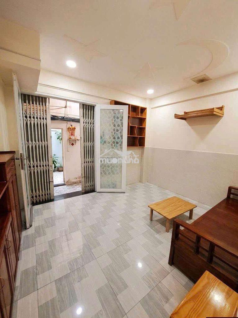 Chỉ 2.7 tỷ cc tầng trệt, đường ngô quyền, q5. dt 50m2, nhà mới, shr.