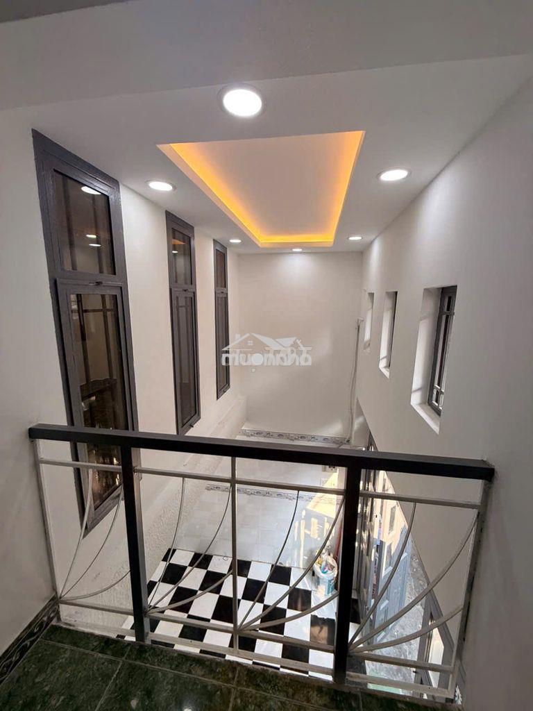 Cho thuê nhà phường tân sơn nhì 5 x 6 m đúc 2,5 lầu : 2 pn , 2 wc - 3