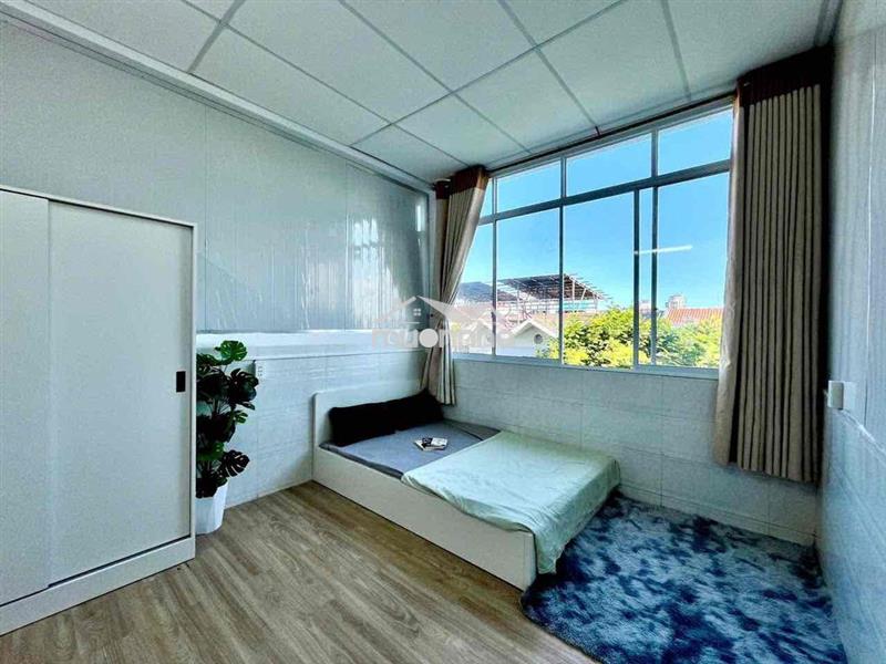 Phòng đi bộ qua đại học rmit, hầm xe rộng, có thang máy