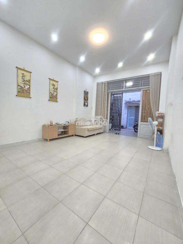 Nhà ngang lớn 4.1 cách sân bay 200m