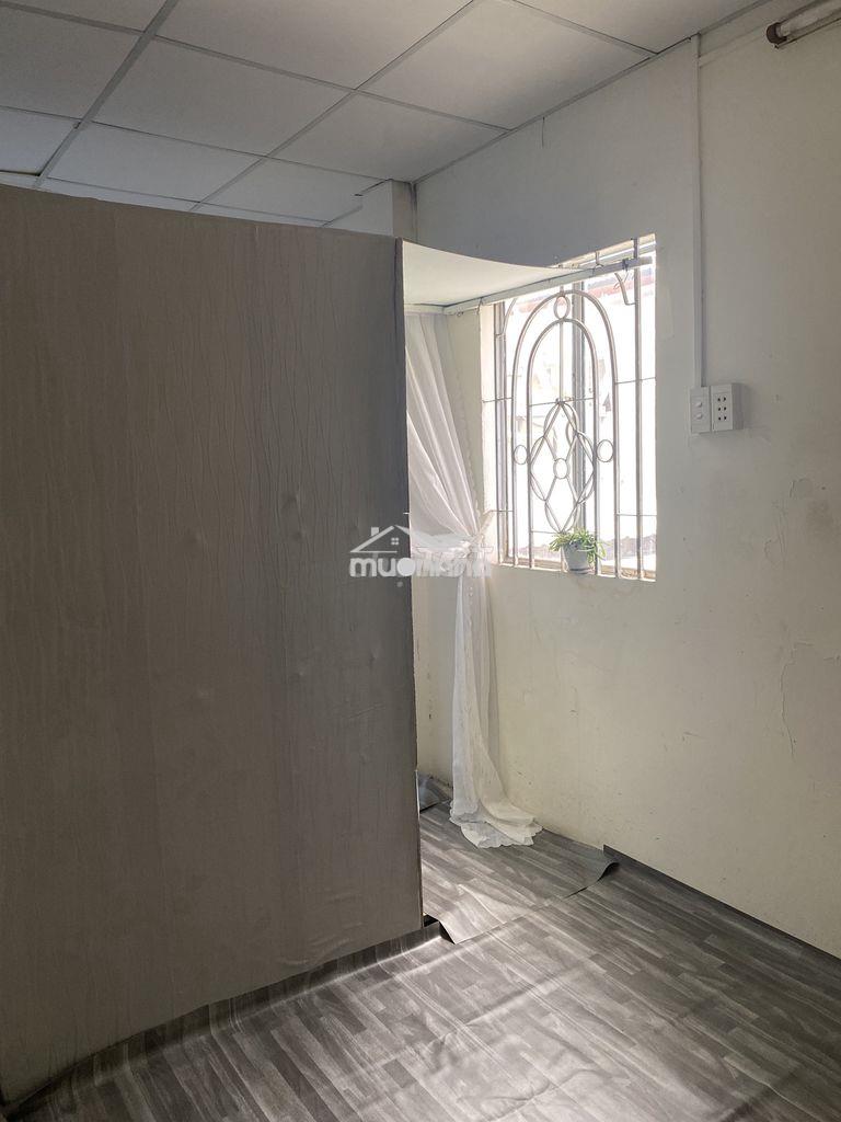 Chính chủ – 1 trệt 1 gác suốt, 2 phòng riêng – hẻm ô tô – gần chợ - 4
