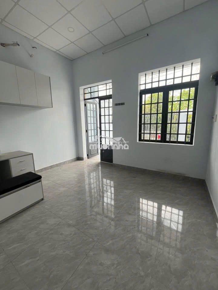  Thuê nhà cấp 4 2pn, 1wc 88m2 