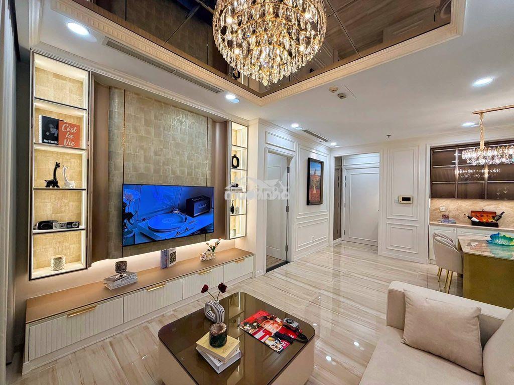 Bán gấp căn 2pn 10 tỷ, 82m2, toà landmark, có sổ tại vinhomes central - 2