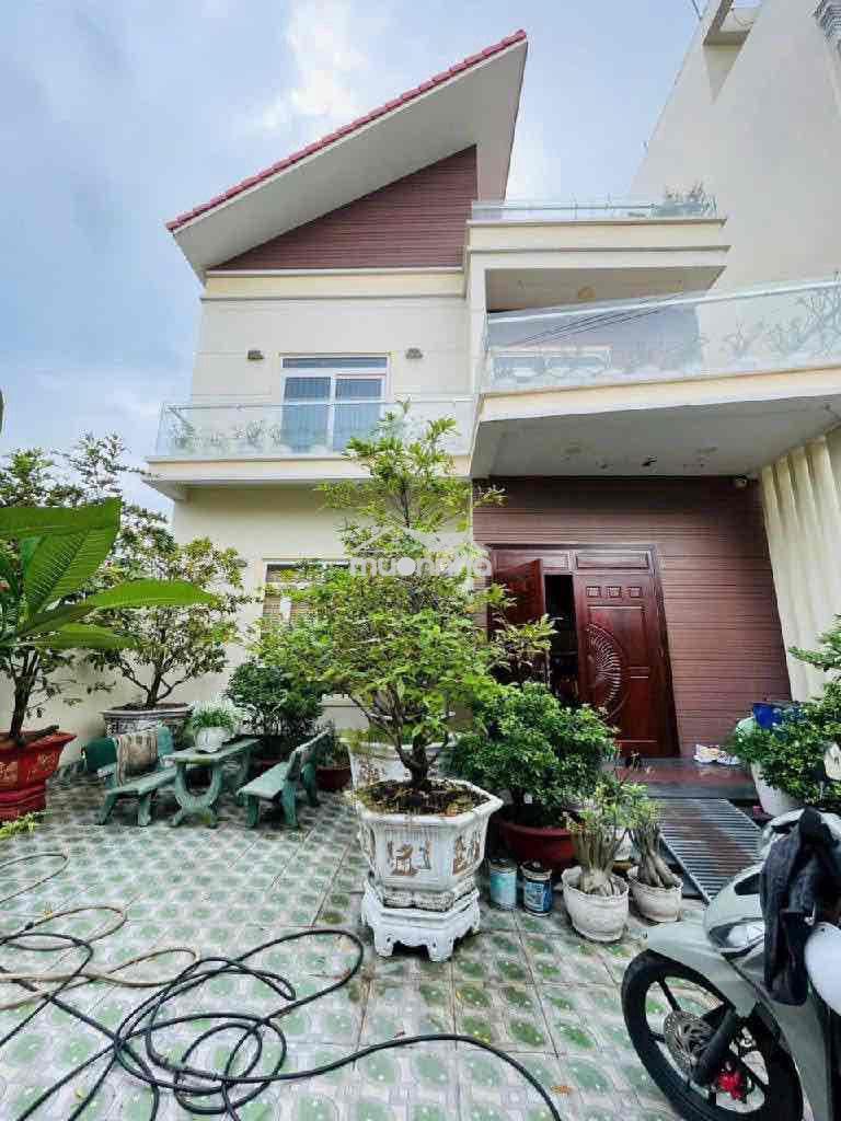 Biệt thự mini trung tâm hóc môn - dt 10 x 20m