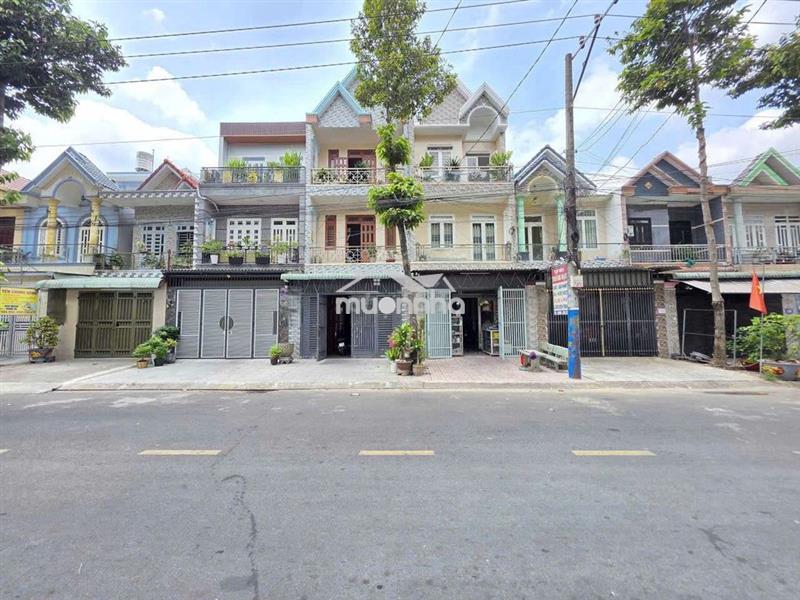 Nhà phố kdc biconsi gần chợ đêm và bờ hồ p. tân bình dĩ an