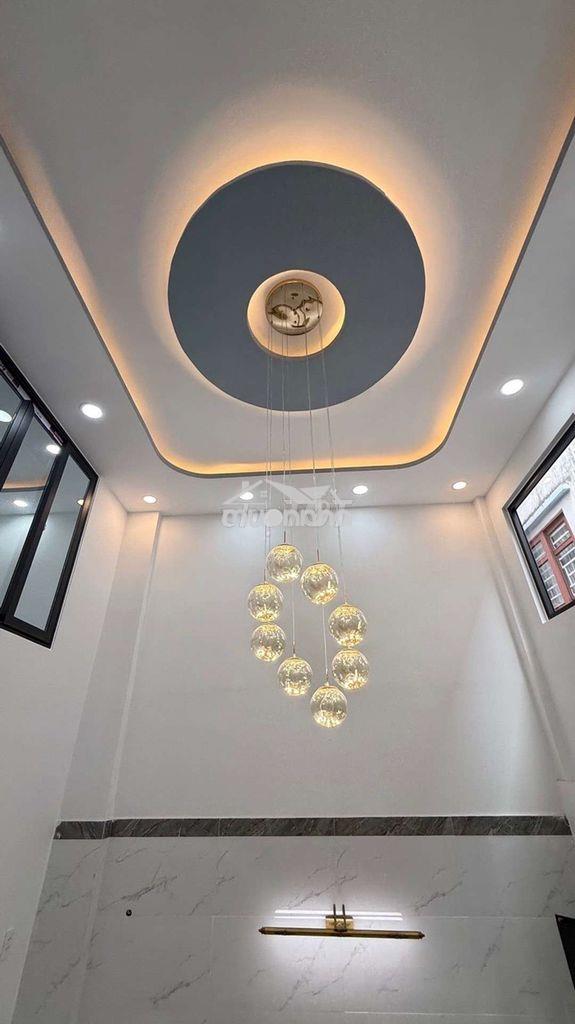 Nhà 4,5m*12m , 2 tầng btct, 3 phòng ngủ rộng - lũy bán bích - 5,xx tl - 2