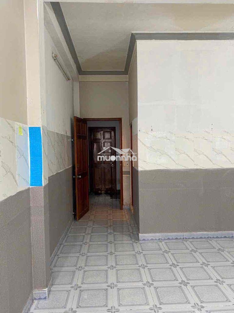 Phòng lầu 1 thoáng mát, rộng rãi, yên tĩnh