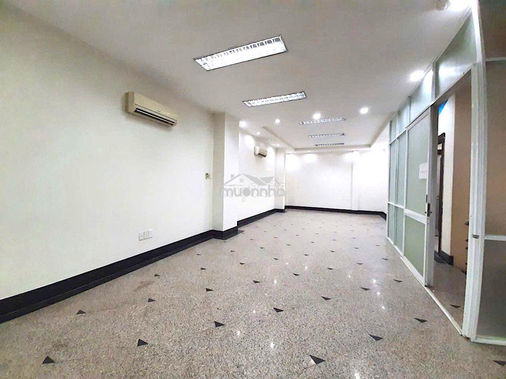 Cho thuê văn phòng mặt tiền lương định của - thang máy - trống suốt - 4