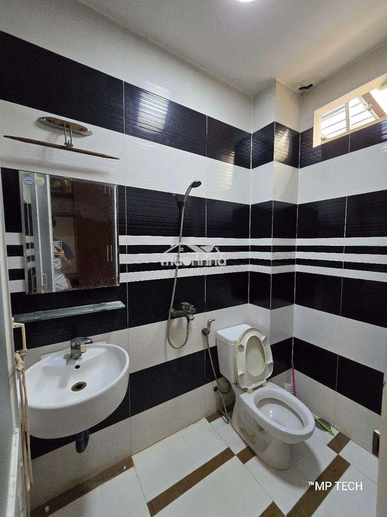Quận 11 - cho thuê nguyên tầng 2 ( 2 phòng + ban công) - 4