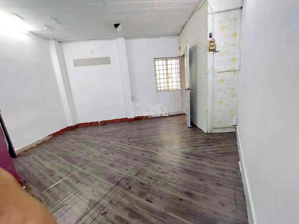 Cho thuê nhà nguyên căn 1 trệt 1 lầu ngay ngã tư phú nhuận giáp quận 1 - 3