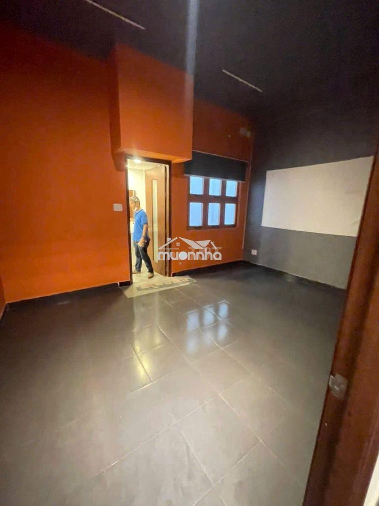 ✅✅Cho thuê nhà 2 lầu mặt tiền sầm uất sát ngã tư thủ đức  - 4