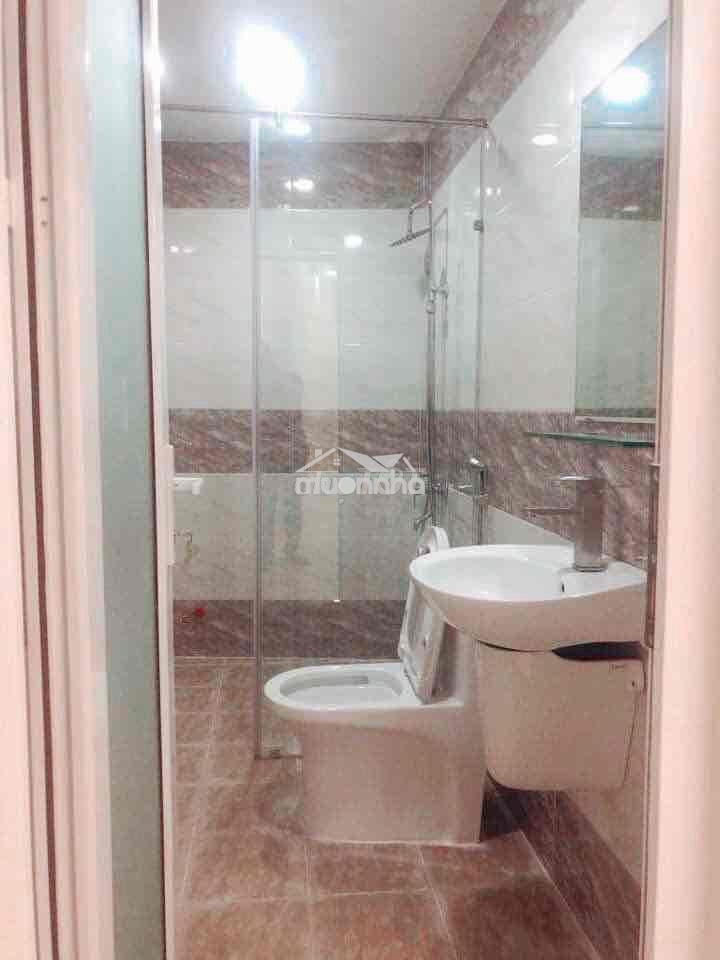 Nhà mới keng y hình- hxh trục thẳng- dt 4x10m - 5 tầng - 2
