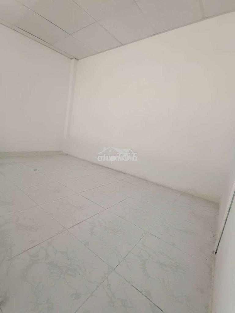 Phòng liên khu 56 có máy lạnh giá 2,5tr - 3