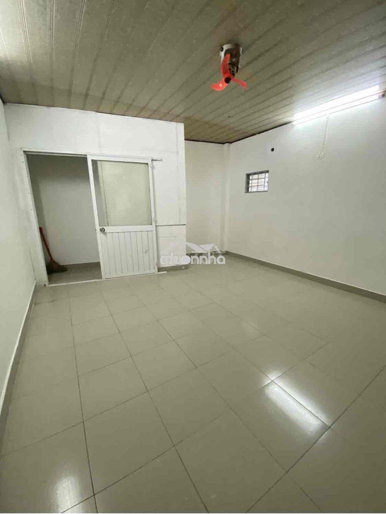 Cho thuê nhà mtkd cx phú lâm b bà hom q6- 4 x 12- giá 14tr- trệt, gác - 4
