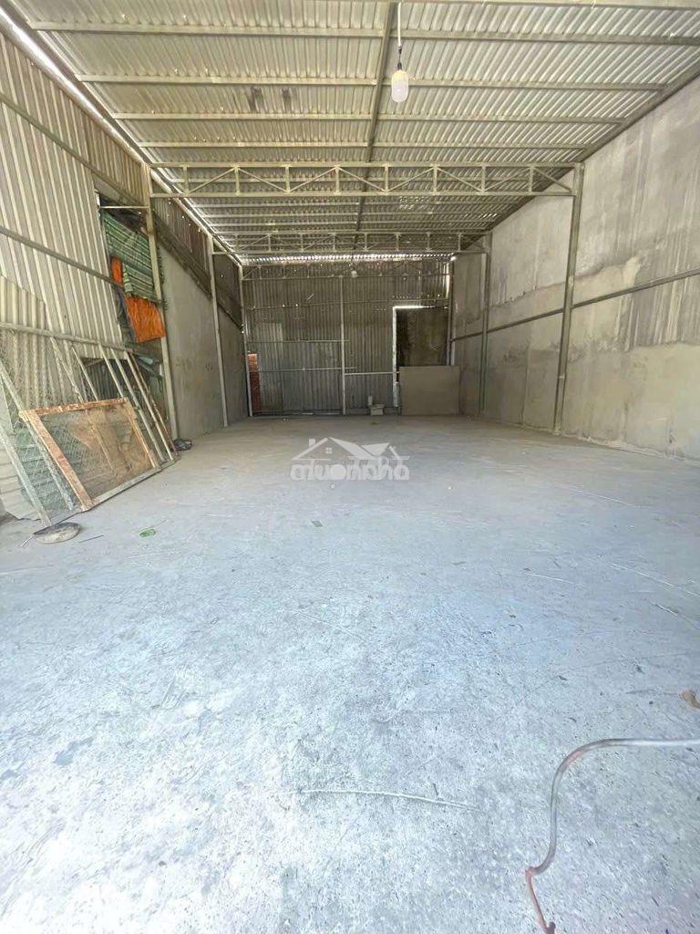 Kho xưởng 130m2 giá 7 triệu - 2