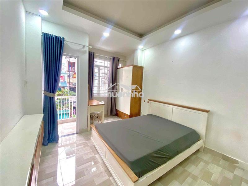Stu ban công 25m2 fullnt mới keng ánh sáng ngập phòng ngay giáp q1