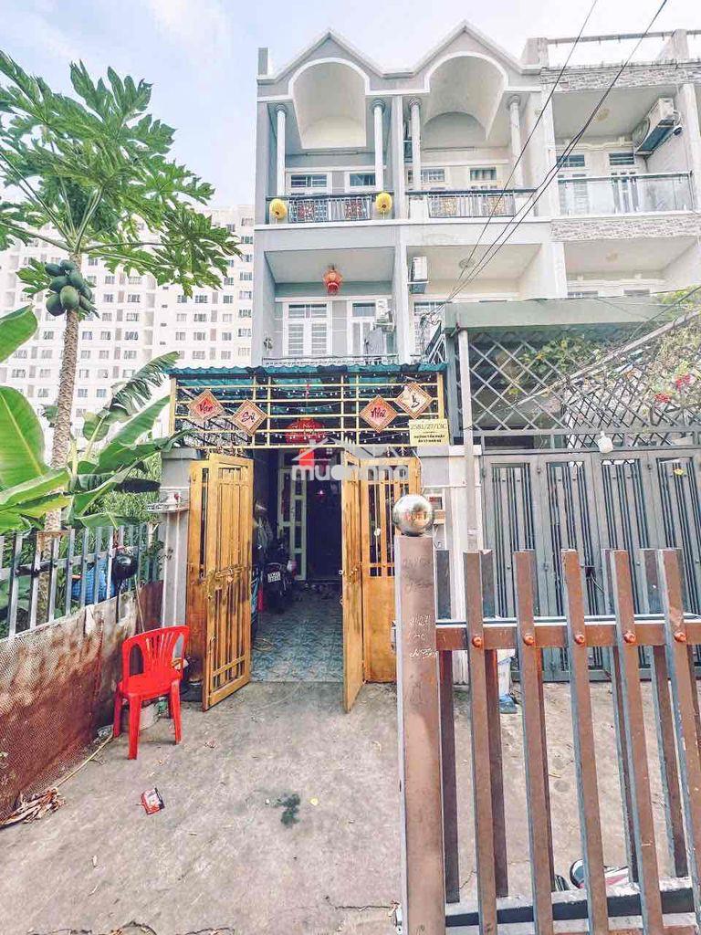 Nhà shr hẽm 2581 huỳnh tấn phát chia làm 2  căn , 8pn