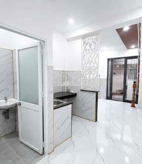 Nhà bán 3 tầng sát hẻm xe hơi hoàng diệu 2 - 3