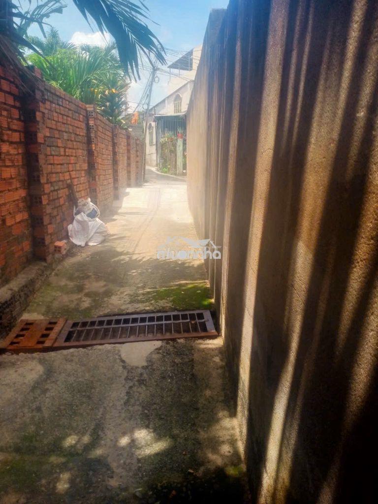 Bán nhà đất 183m² có 3 nhà cấp 4, gần chợ tân phước khánh 2ty9 - 3