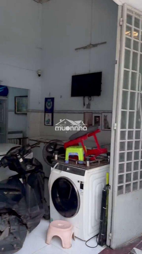 Cho thuê hẻm c, phạm hùng
dt: 6m-10m , 3p , 2wc
giá : 8 triệu - 4