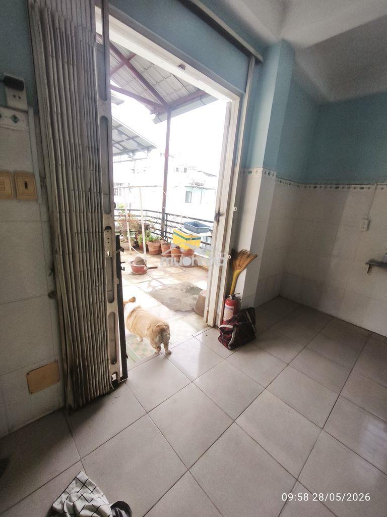 Nguyên lâu 2 , rộng thoáng, giáp phạm văn đồng, nơ trắng long