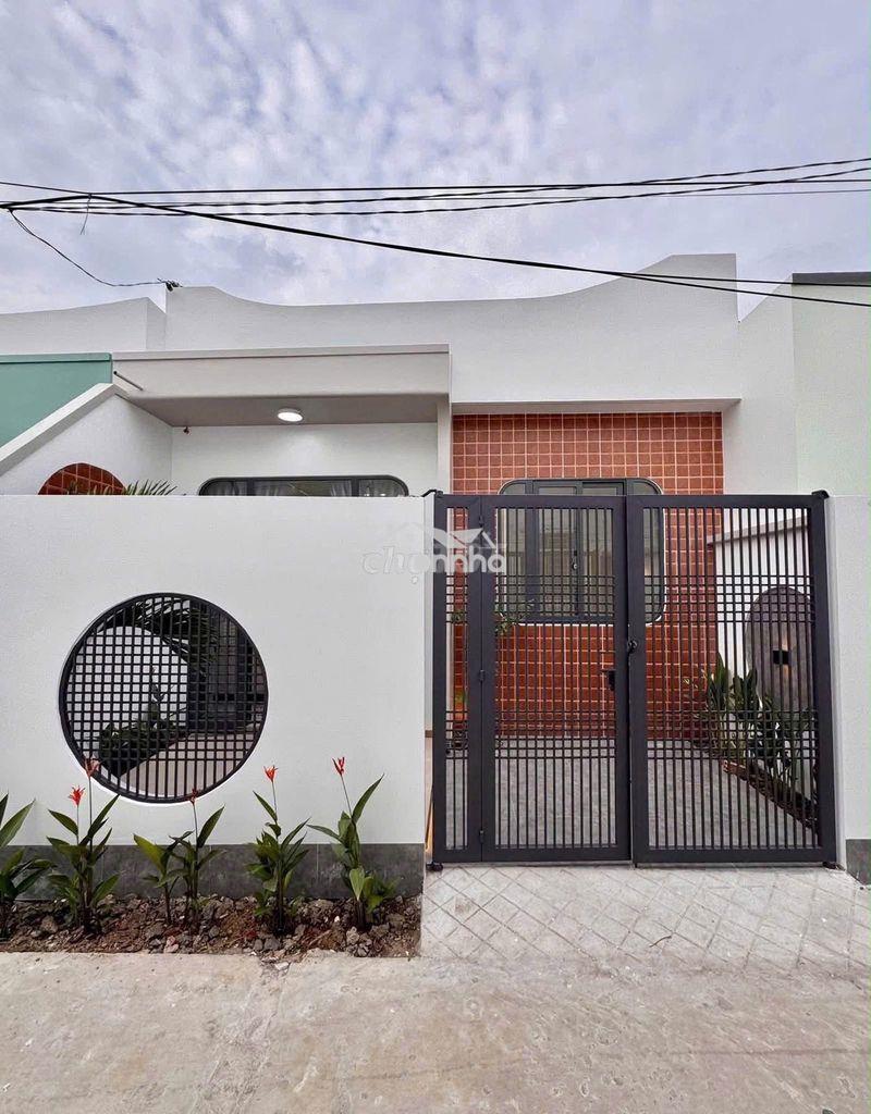 A/c tài chính 300tr thì tham khảo căn này ạ. nhà biên hòa sổ riêng ạ
