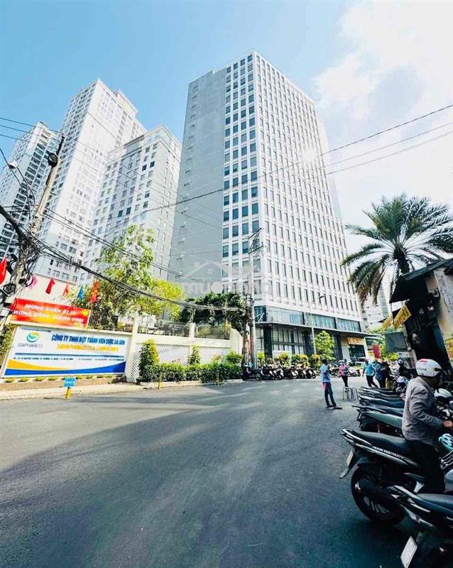 Hàng hiếm kèo thơm khu trung tâm hành chính quận giáp ranh quận 1 hơn