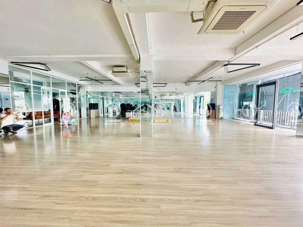 Cho thuê toà nhà nguyên căn mặt tiền đường tân sơn nhì q. tân phú - 4