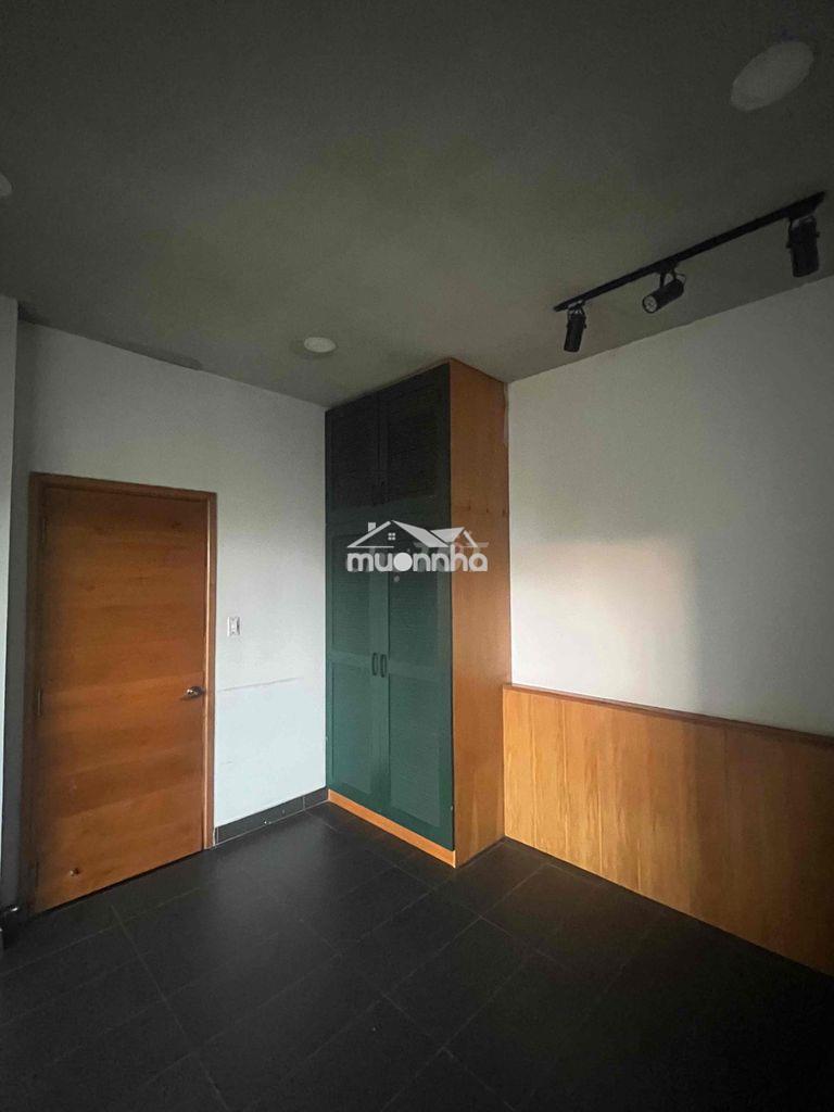 Phòng đẹp, cửa sổ lớn. wc thoáng. 25m2, giá 3.6tr