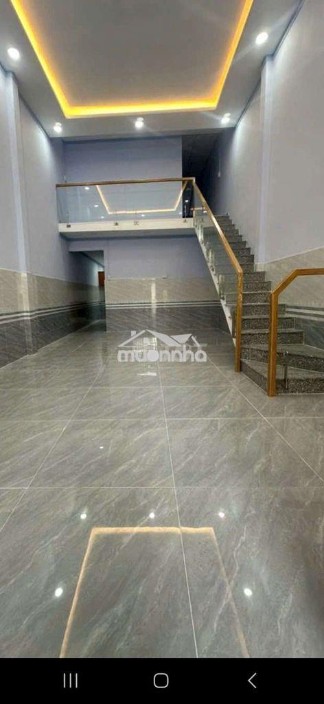 Nhà mới xây dựng xông cần bán