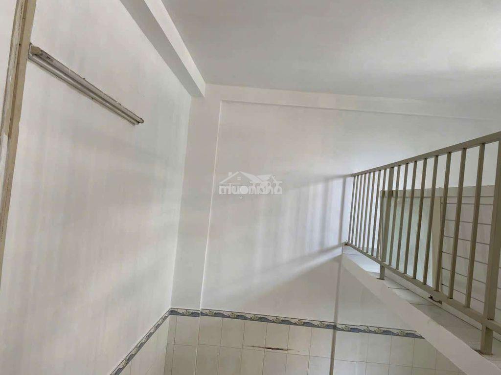 Becamex định hòa. lầu 4 sổ hồng 100 triệu. còn góp 20 năm : 370 triệu - 3