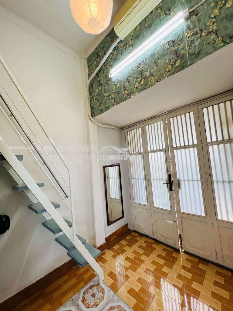 🏠🏠 Cho thuê nhà nguyên căn đường nguyễn trãi, q1
🍀 - 4