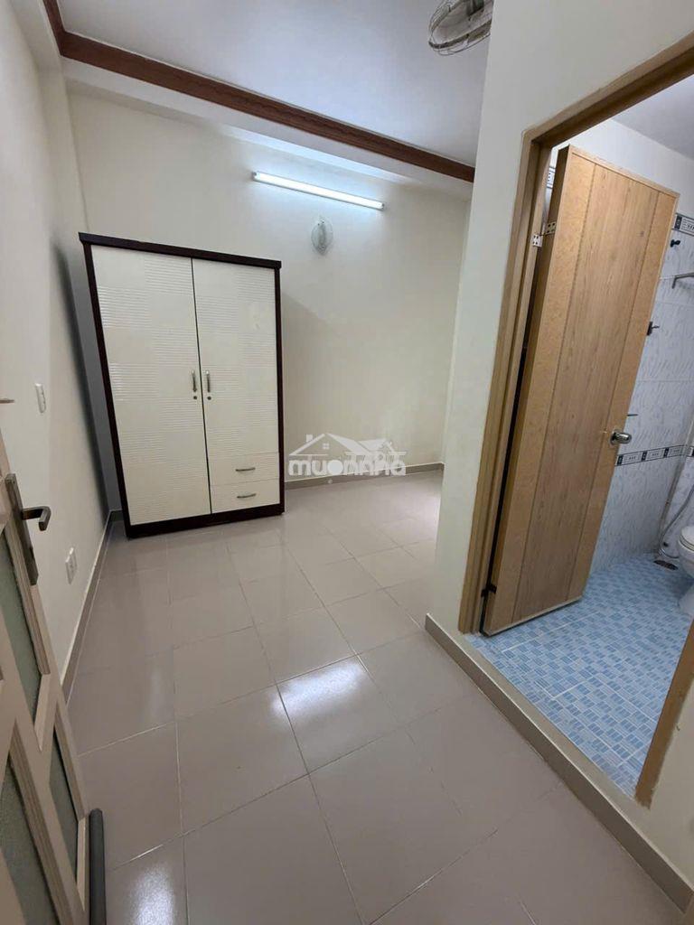 Quận 10, cho thuê phòng tiện nghi, máy lạnh, toilet riêng, tủ lạnh... - 2