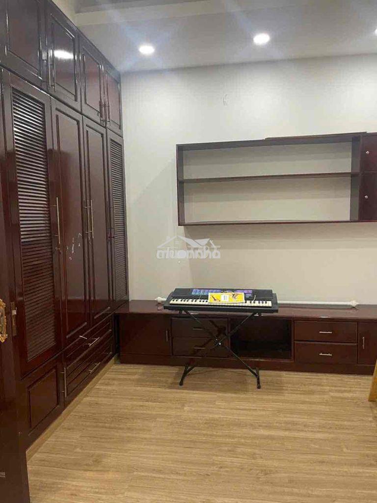 Cho thuê nhà mặt tiền 4pn, 5wc đường số lý phục man, q7 - trung tâm q7 - 3