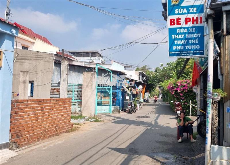 Bán nhà mặt tiền đường 18, ngay làng đh, cách ga metro 1km