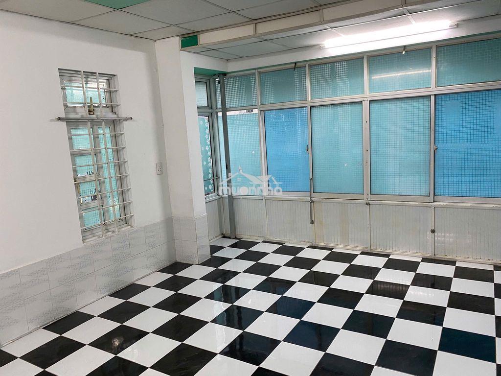 Nhà cho thuê hẻm xe hơi 888/67 - 3