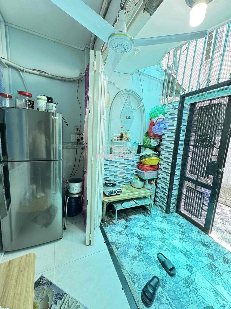 Giá  1tỷ8 - bán nhà - quận 4 – đường bến vân đồn - dt 31 m2 (3.1 x 10m - 2