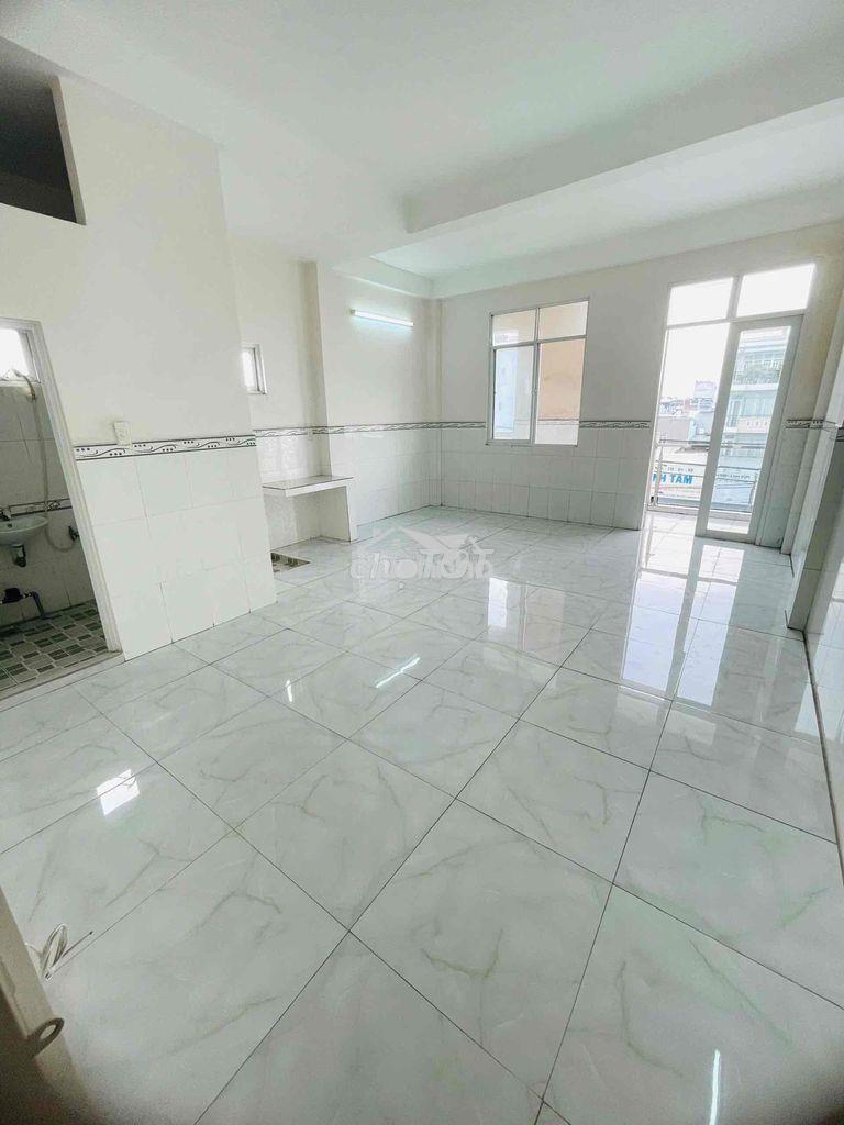 Phòng cho thuê máy lạnh rộng 45m2 ngay đường số 10 bình hưng