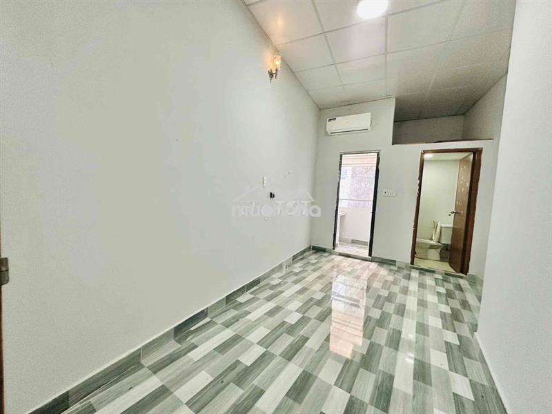 Phòng cao cấp bancol mới giá rẻ ngay nguyễn đình chiểu